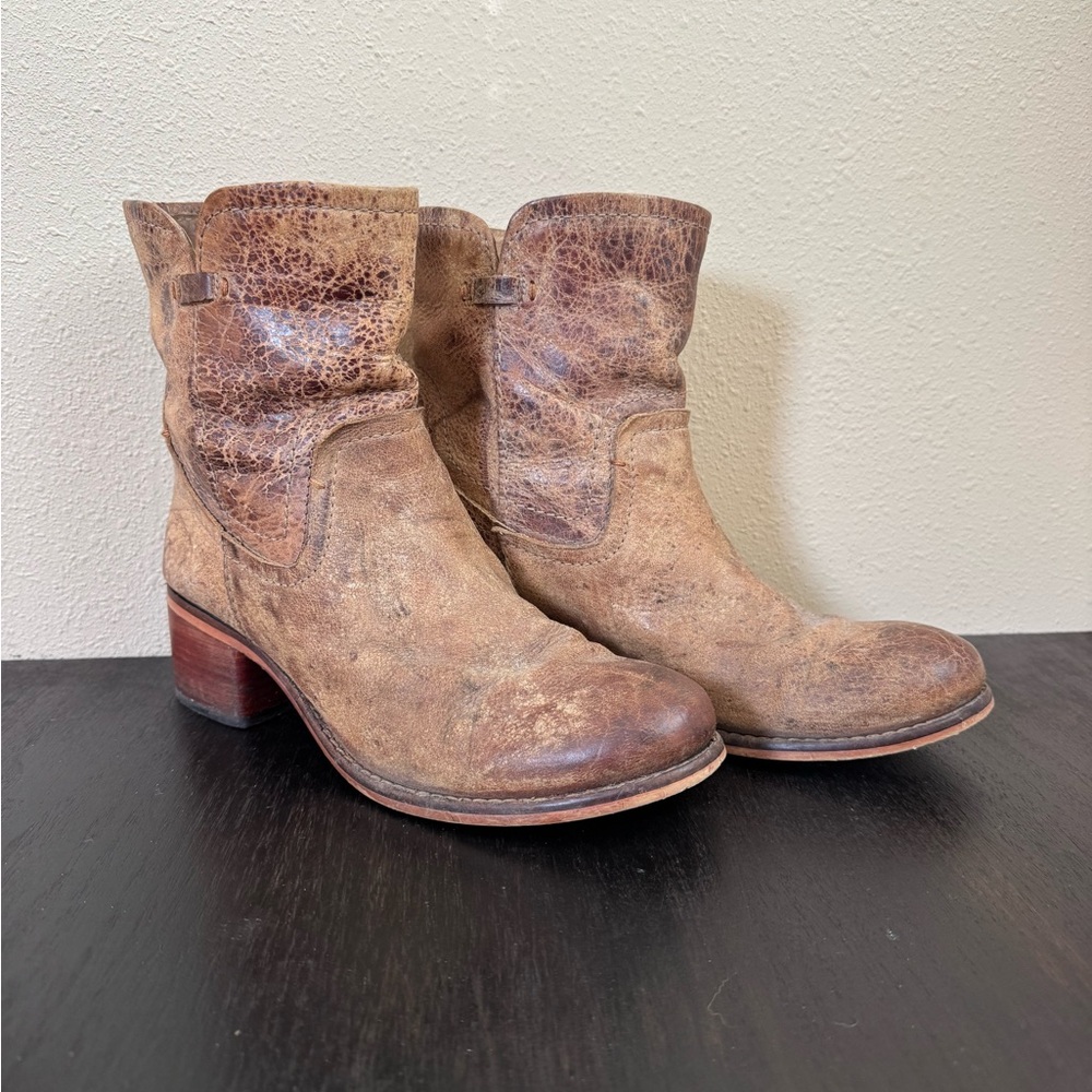 Diba True Women's Sz. 7 West Haven Distressed Brown Leather Western Booties